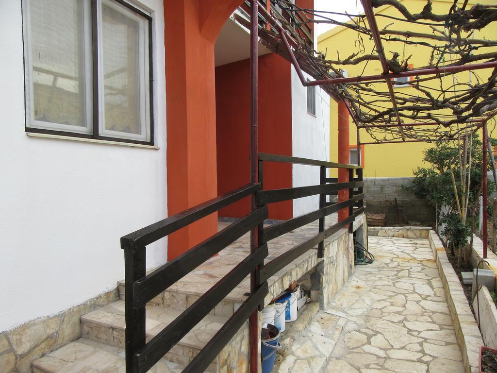 Apartments Leon Ražanac 外观 照片