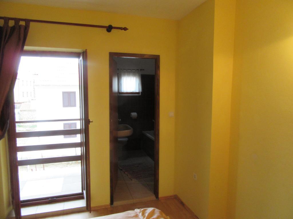 Apartments Leon Ražanac 外观 照片